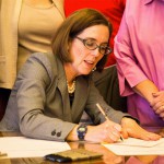 kate_brown_bill_signing