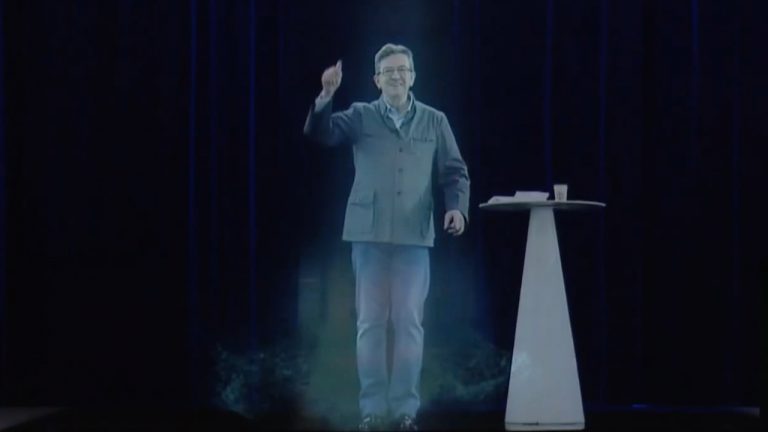 Keynote Apple: Siri sera remplacé par l’hologramme de Jean-Luc Mélenchon