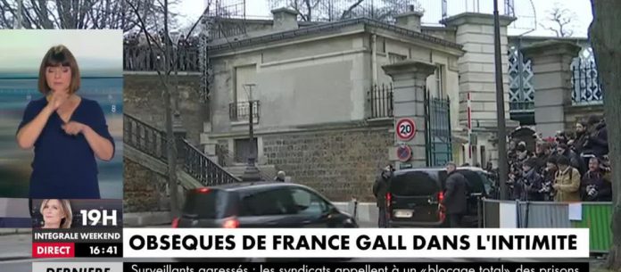 video-gala-200-fans-pour-accueillir-france-gall-a-montmartre