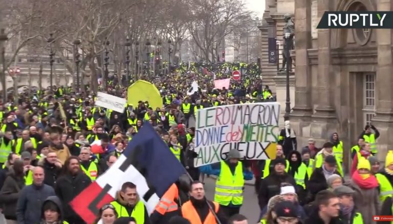 Les gilets jaunes, inventeurs du Coronavirus !