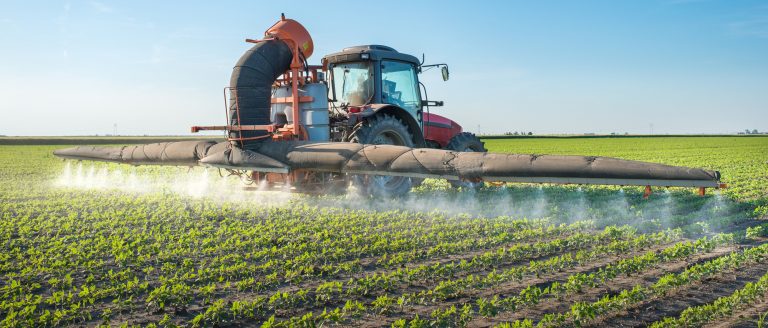 Pesticides : le gouvernement propose une distance minimale de 5 à 10 mètres
