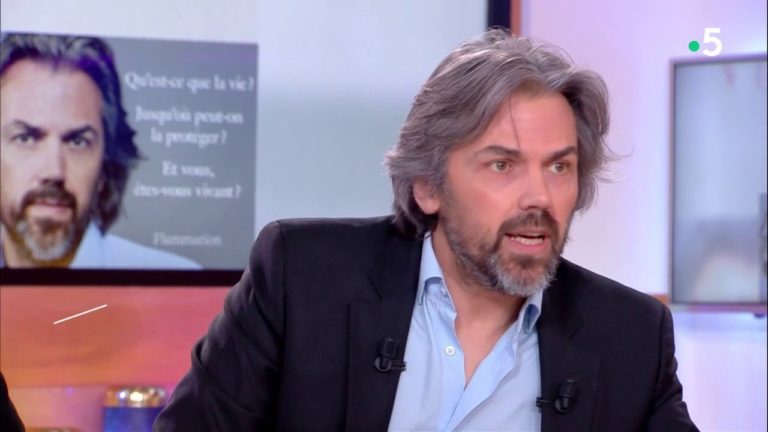 « Le Coronavirus a aussi le droit de vivre » selon l&rsquo;antispeciste Aymeric Caron