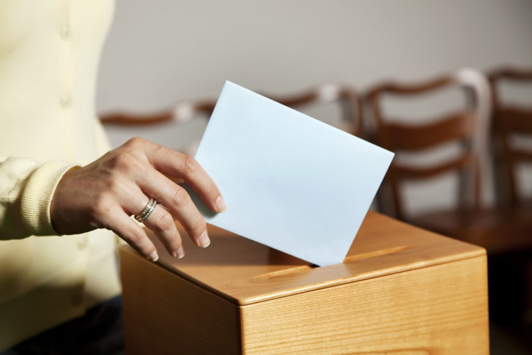 Marine Le Pen appelle ses électeurs à boycotter l&rsquo;élection (Tweet)