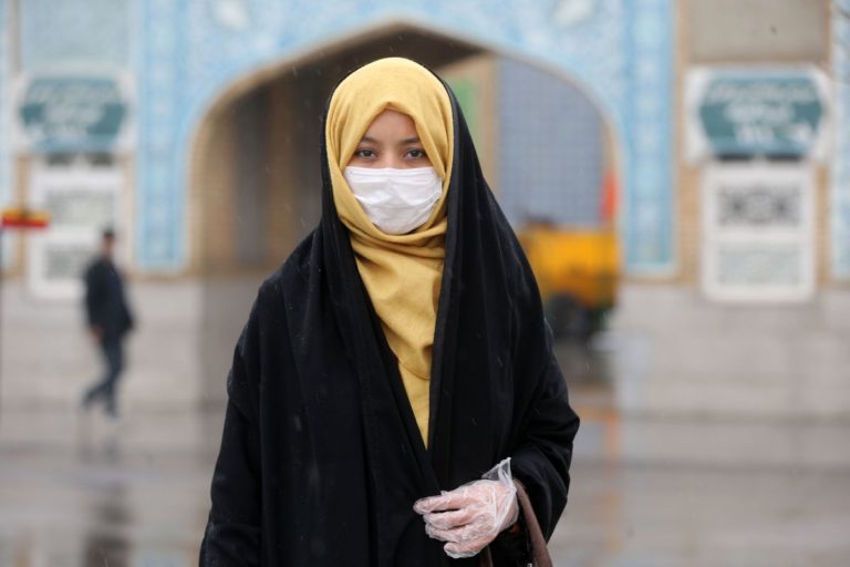 Le voile sera obligatoire pour les femmes en plus du masque pour des raisons de sécurité