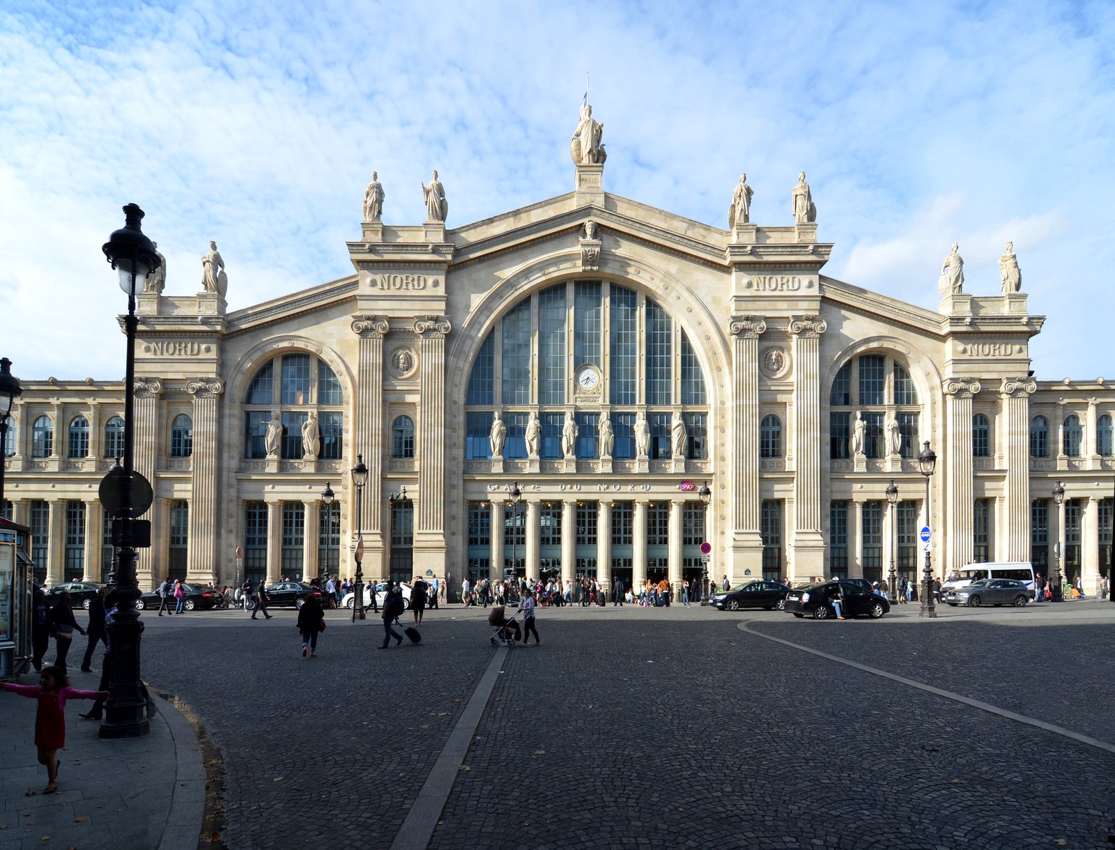 Железнодорожные здания. Вокзал гар дю Нор. Северный вокзал (Gare du Nord). Вокзал гар-дю-Нор, Париж. Железнодорожный вокзал Парижа Gare du Nord.