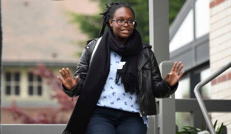 Sibeth Ndiaye libérée du commissariat après avoir fait un 180 degrés devant sa résidence secondaire en voiture