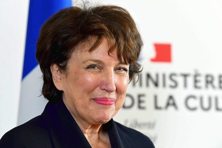 Roselyne Bachelot enceinte de jumeaux : La folle rumeur qui agite Internet !