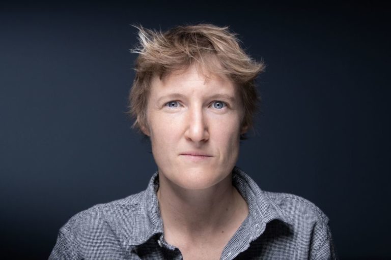 Lesbianisme politique : « 3 hommes et un couffin » renommé « Pas d&rsquo;hommes et Alice Coffin »