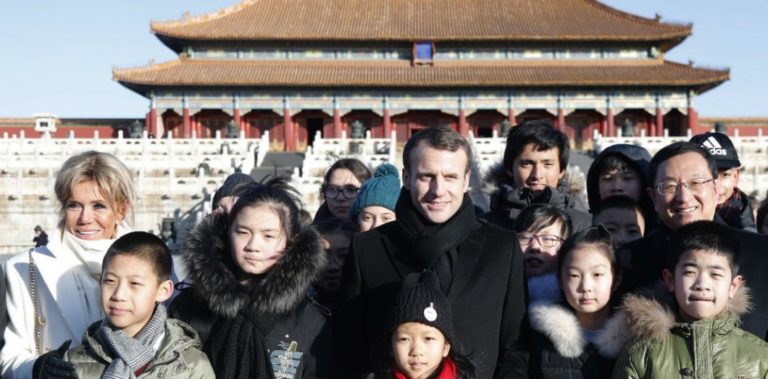 Emmanuel Macron en télétravail depuis la Chine
