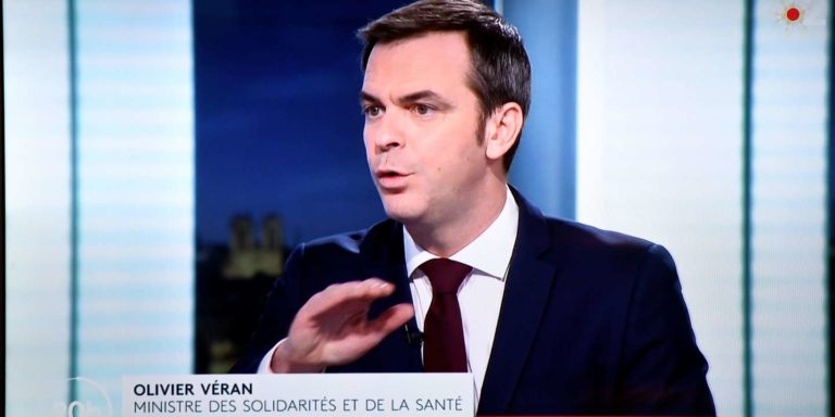 A raison de 100 vaccinations par jour, nous serons tirés d&rsquo;affaire dans 1800 ans