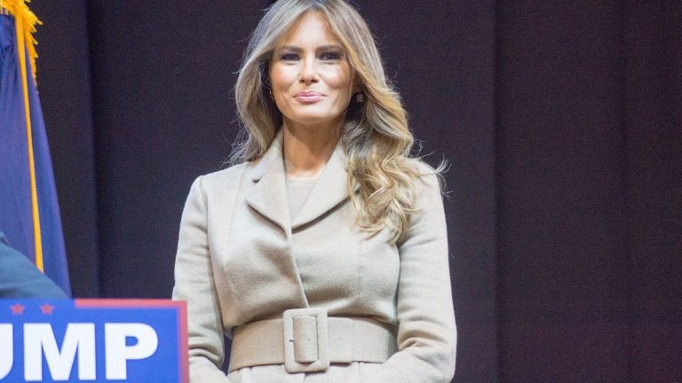 Melania Trump conseille des lavements au Coca Cola pour revigorer la flore intestinale