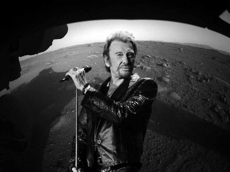[EXCLU] Johnny Hallyday aperçu sur Mars, le chanteur préparerait sa prochaine tournée des adieux