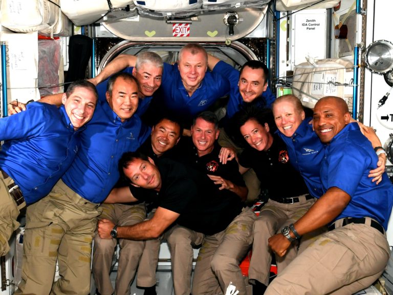Thomas Pesquet a ramené le Covid-19 dans l&rsquo;ISS. Le virus est dans l&rsquo;espace grâce à la 🇫🇷