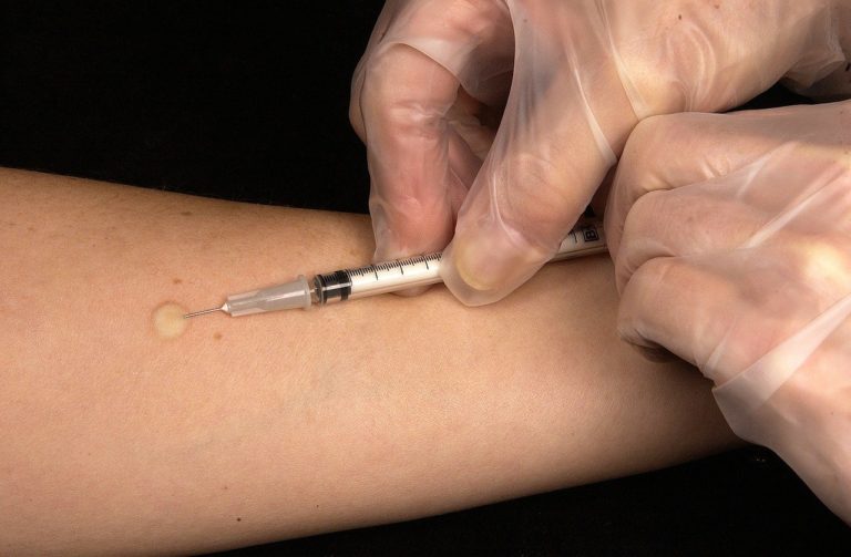 Bientôt un vaccin qui protège des vaccinés !