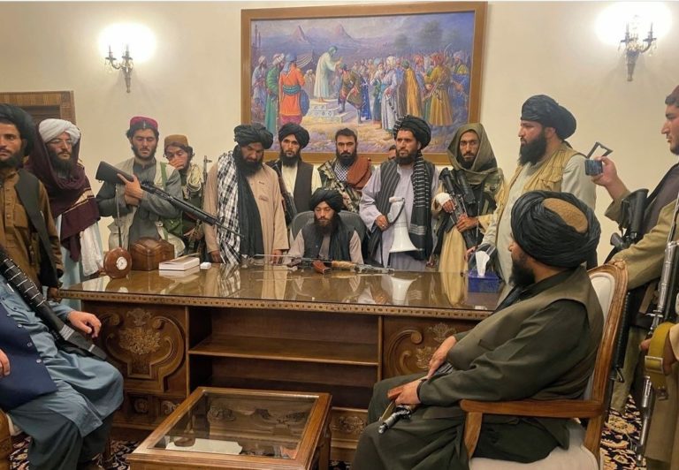 Le QI de ces Talibans a été mesuré, il est de 144. Quand on les additionne.