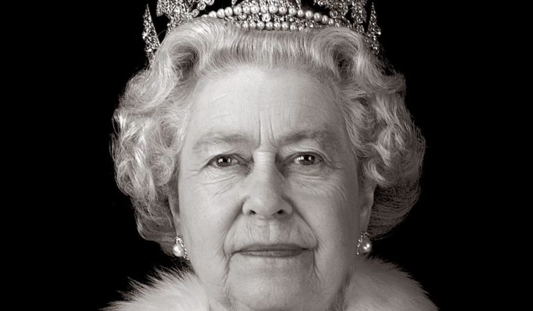 La Reine d&rsquo;Angleterre Elizabeth 2 est morte. Elizabeth 2 est décédée. The Queen is dead