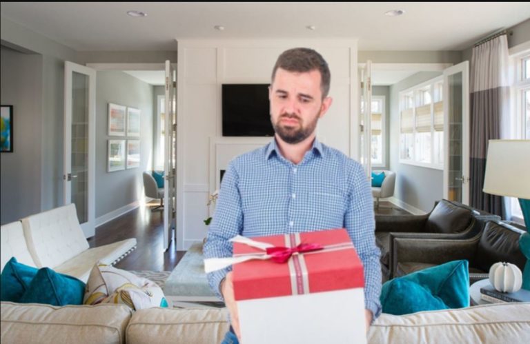 Niort : 1 mois qu&rsquo;il refuse d&rsquo;ouvrir son cadeau de Noël car il ne sait pas ce qu&rsquo;il y a dedans