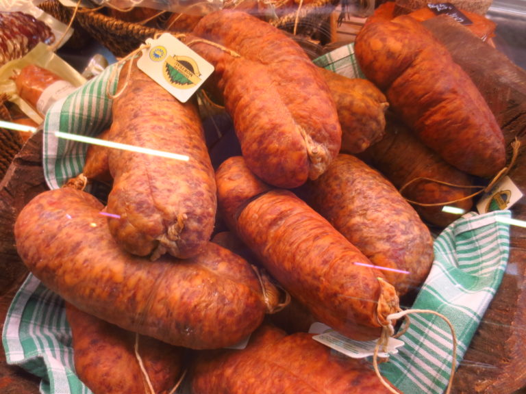 De la viande humaine retrouvée dans des fausses saucisses de Morteau chinoises !