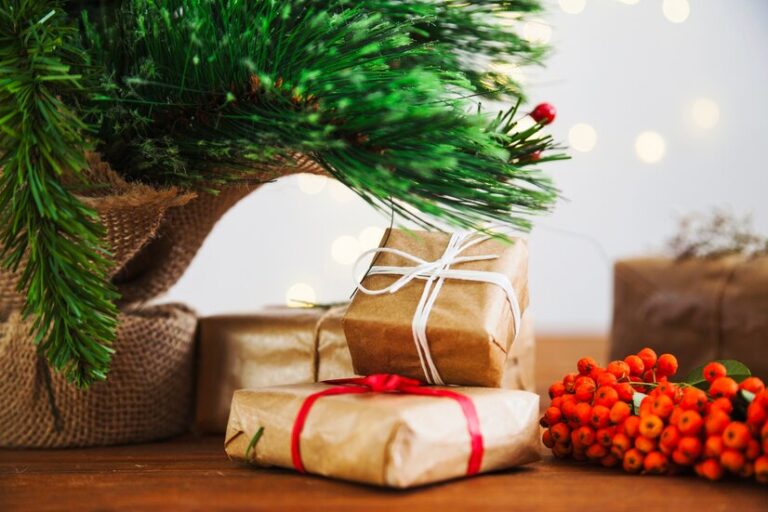 Vous cherchez de l&rsquo;inspiration pour les cadeaux de Noël ? Avec ces idées créatives et personnalisées, vous pourrez surprendre tout le monde pendant les Fêtes