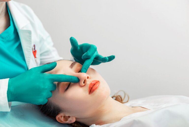 Chirurgie Rhinoplastie Lyon : L’Excellence avec le Dr Jérôme Bourlet
