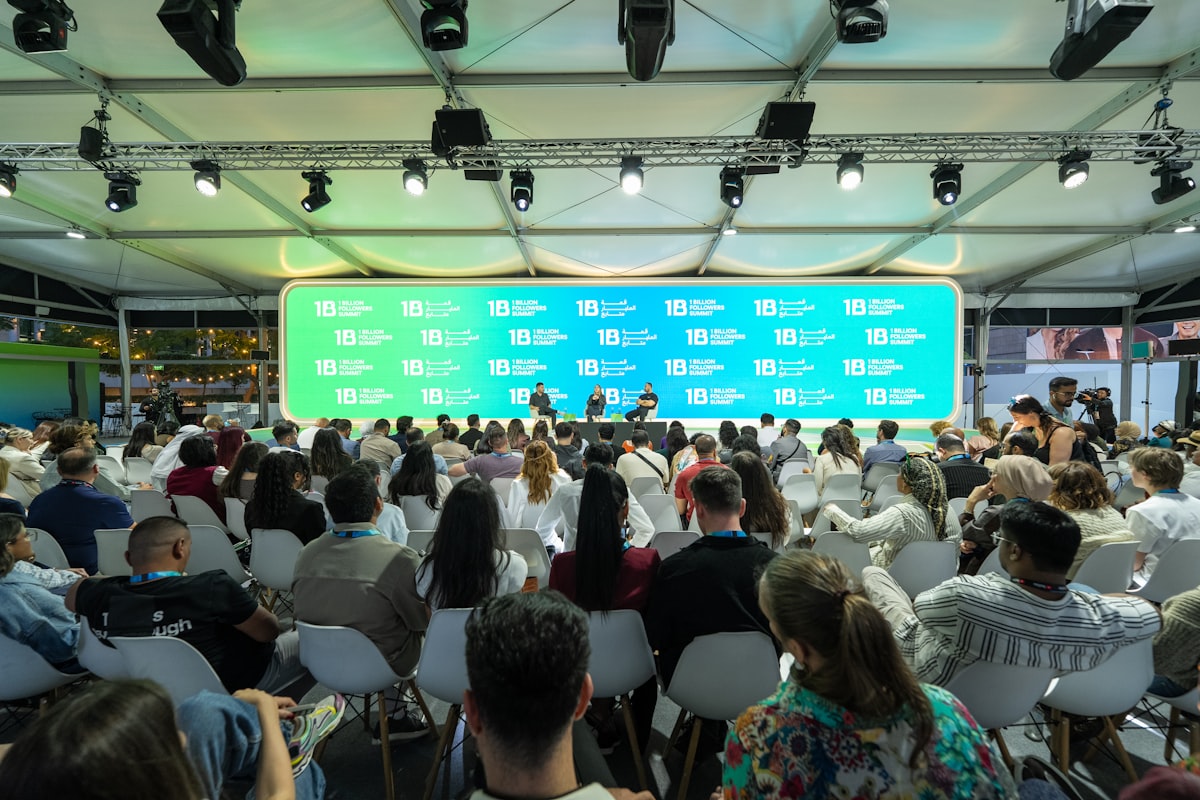 Une conférence sur le climat réunit quarante mille personnes toutes venues en avion